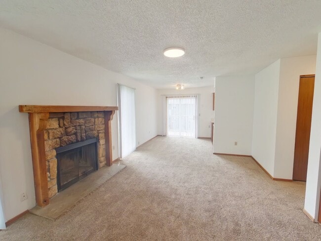 Building Photo - 3960 N Garland Cir