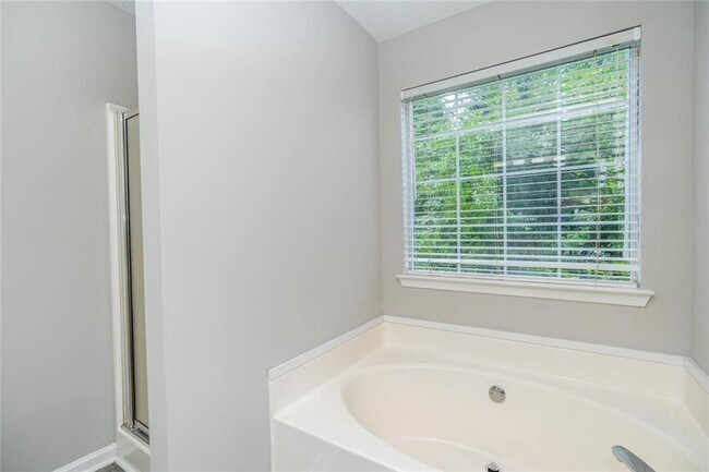 Building Photo - 3272 Peach Ct