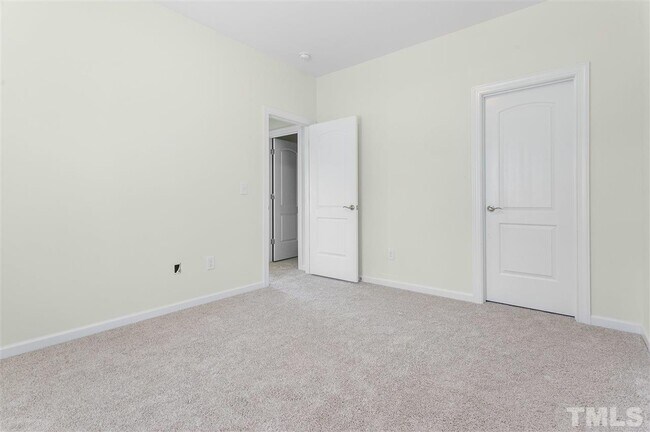 Building Photo - 2034 Chipley Dr