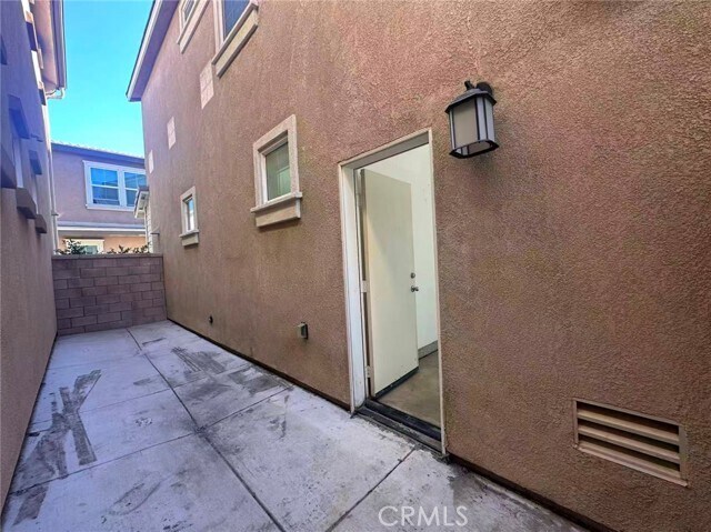 Building Photo - 5862 Ginger Dr
