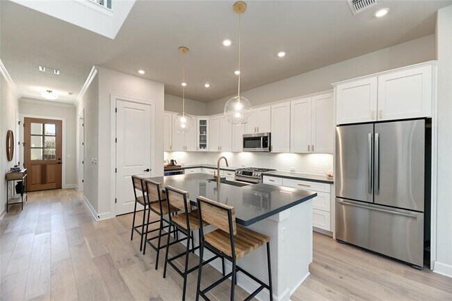 Building Photo - 5820 Harper Park Dr