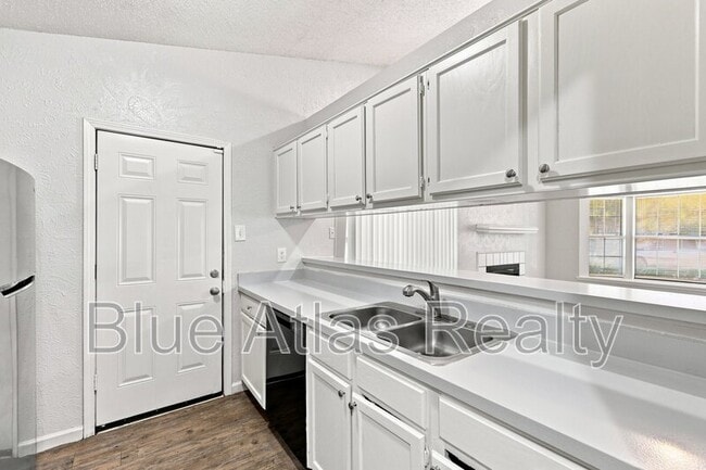 Building Photo - 10324 Whitingham Dr