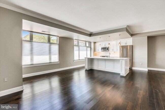 Building Photo - 4915 Hampden Ln