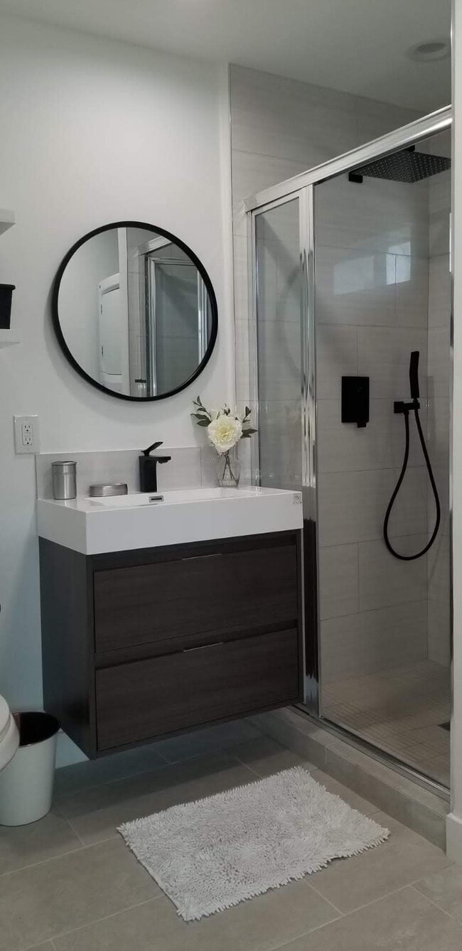 Building Photo - 6307 Calvin Ave