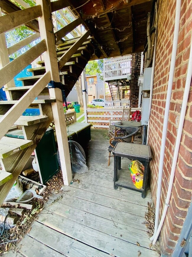 Building Photo - 2601 Parkwood Ave