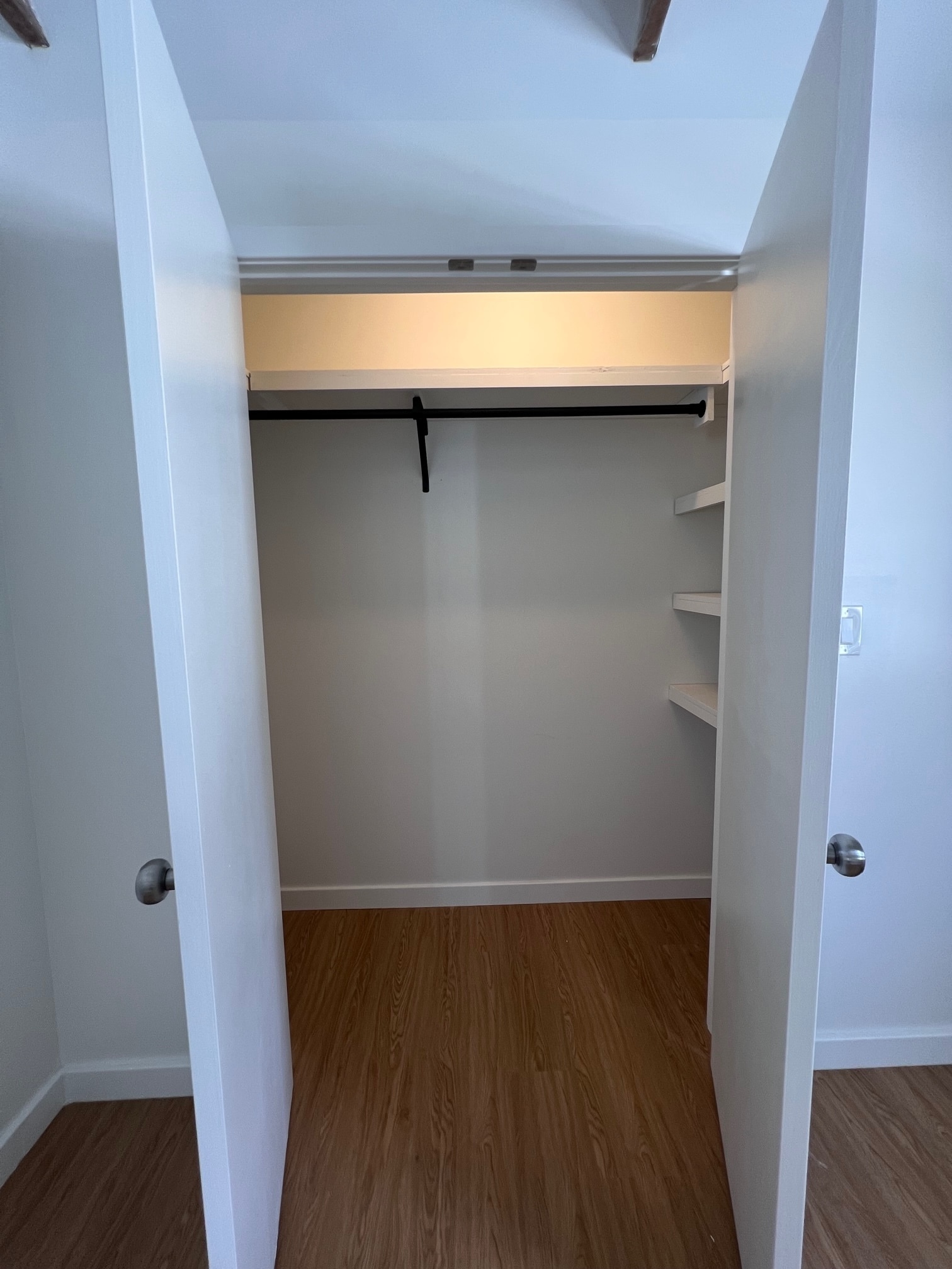 bed2 closet - 206 S Chestnut St