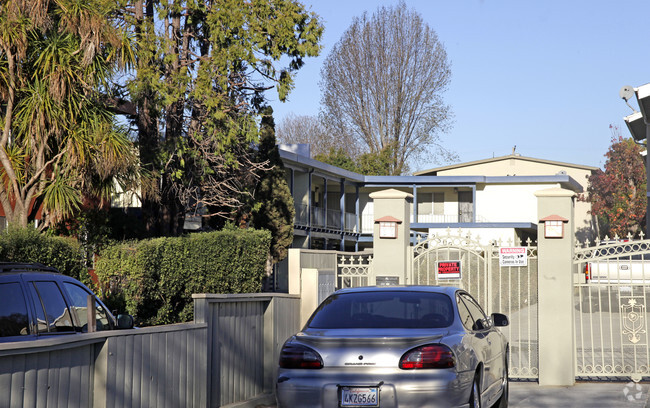 Building Photo - 3809 Maybelle Avenue