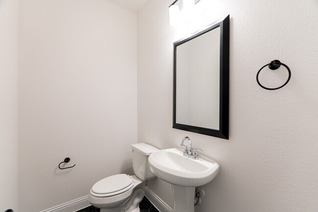 Building Photo - 16231 Sheridan River Trl