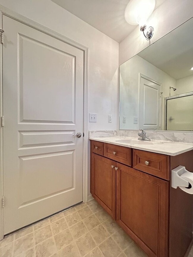 Building Photo - Welcome to this charming house "ASK ABOUT OUR ZERO DEPOSIT"