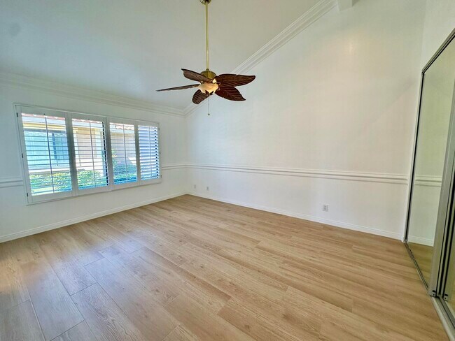 Building Photo - 417 Sierra Madre N