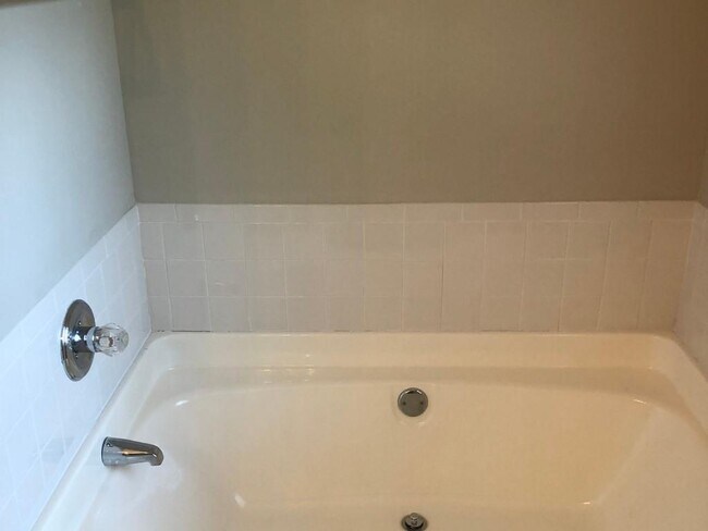 Building Photo - 2107 Creekview Trail