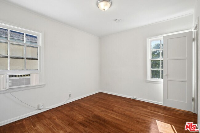 Building Photo - 1047 S Holt Ave