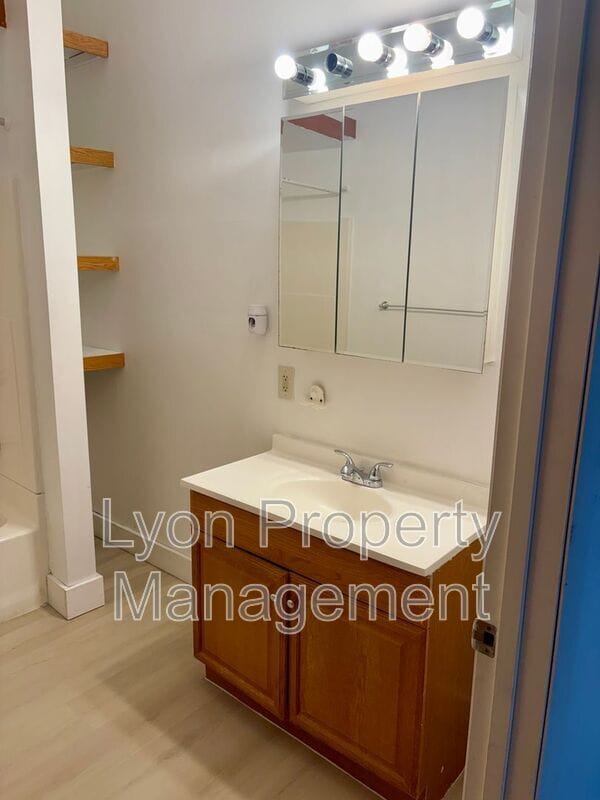 Building Photo - 50 Hedley Ave