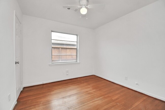 Building Photo - 8534 Fillmore St