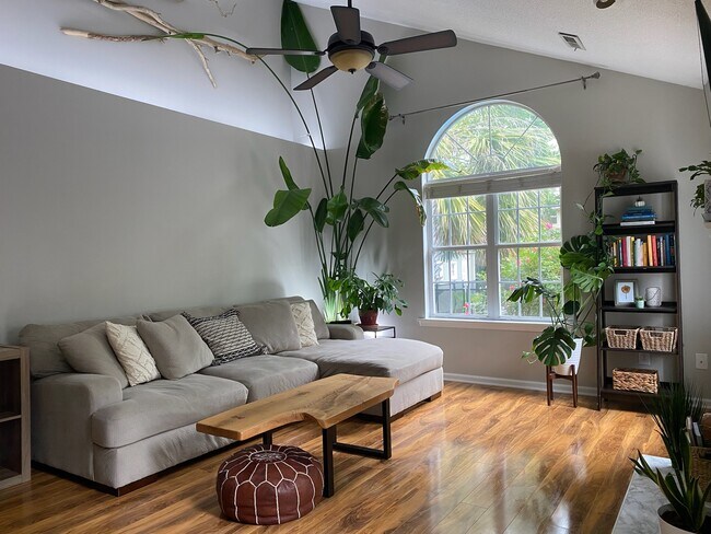 Building Photo - 209 Cannon Rd