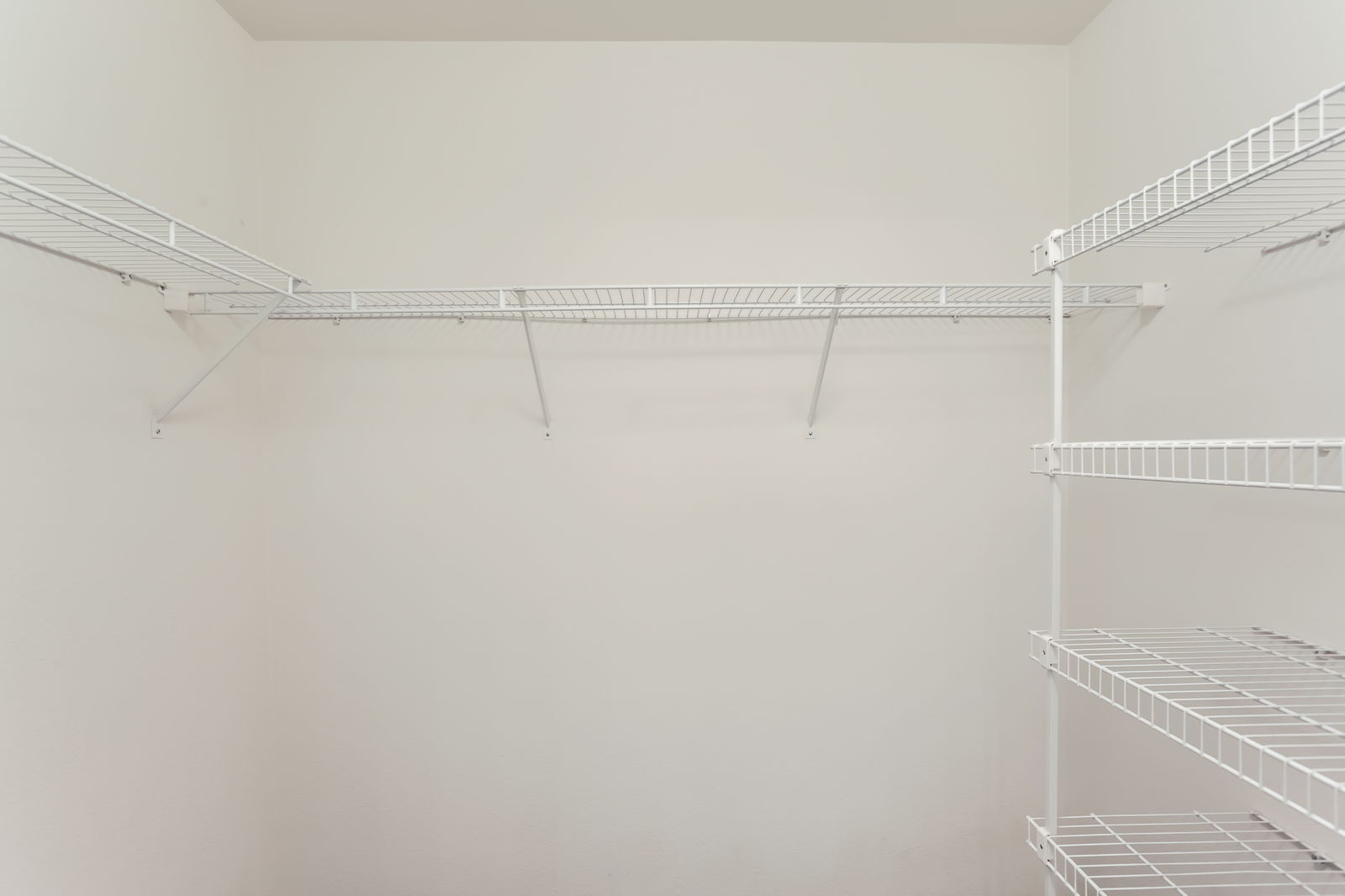 Building Photo - 14700 SW Sandhill Loop