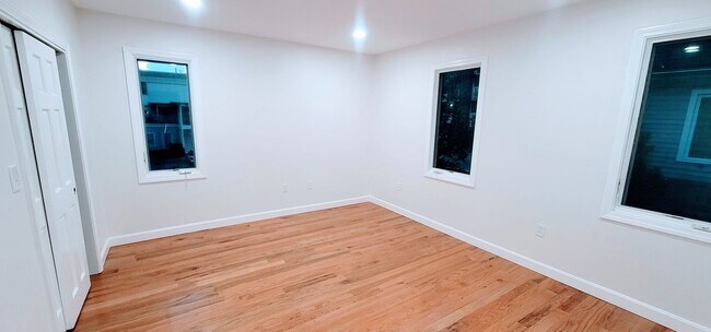 Building Photo - 3-Story Townhouse with Central Heat, AC and 2 Parking Spots Included