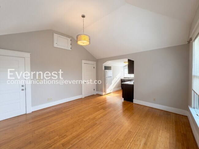 Building Photo - 801 Willow St