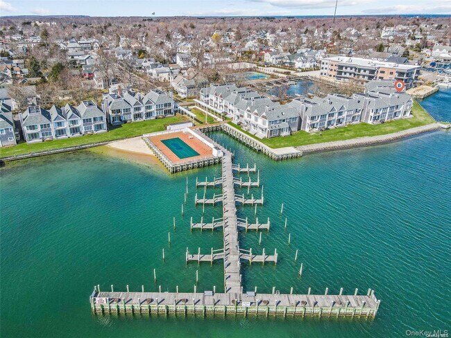 Building Photo - 40 Stirling Cove