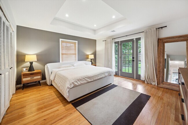 Building Photo - 1902 Chimney Rock Rd