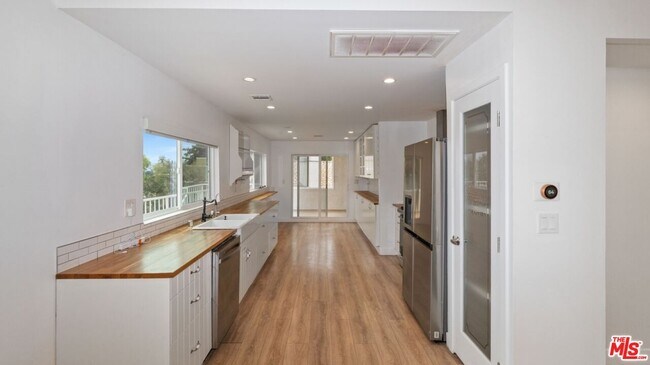 Building Photo - 5035 Escobedo Dr