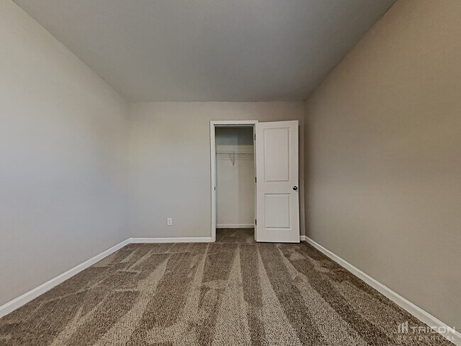 Building Photo - 701 Nonsuch Ct