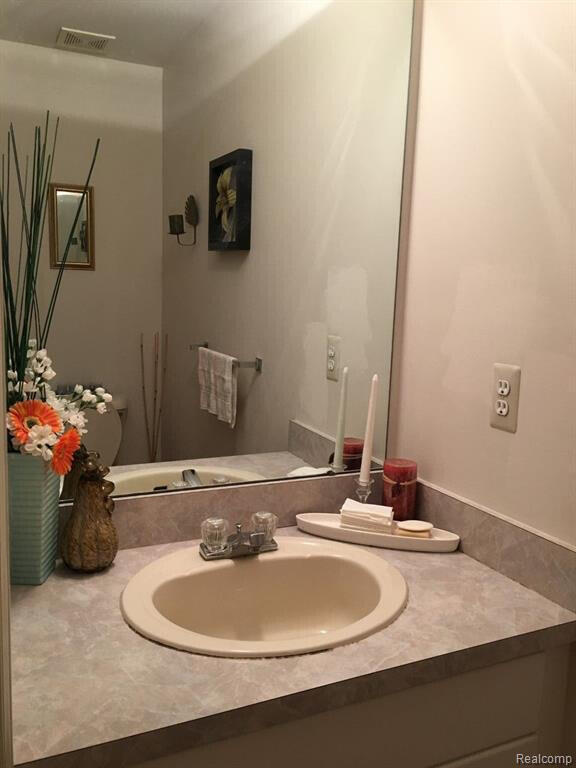 Building Photo - 156 Arthur Ave