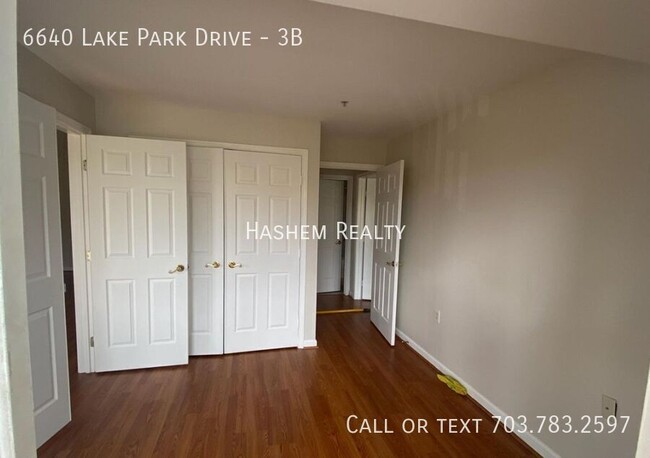 Building Photo - Beautiful 2 BR 1BA Condo - Looking for You!