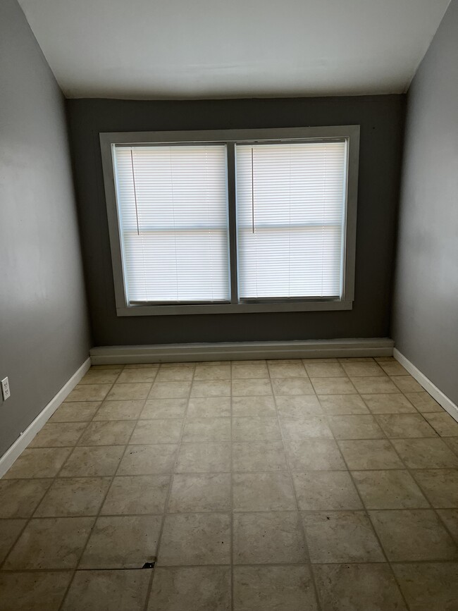 Bonus room Attached to Bedroom 1 - 413 Colonial Ave