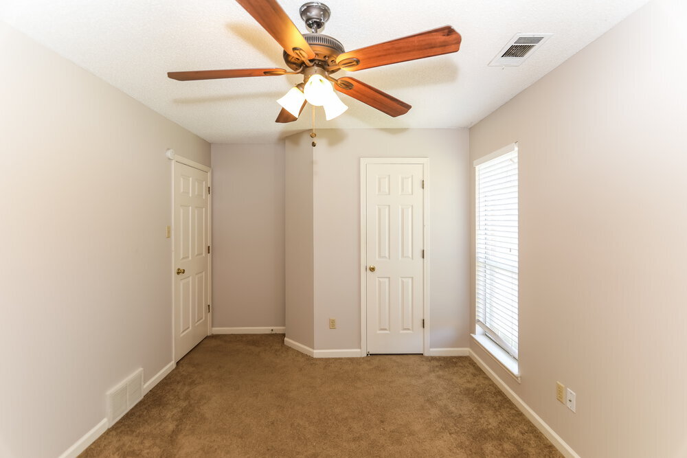 Building Photo - 6664 Laurel Valley Dr