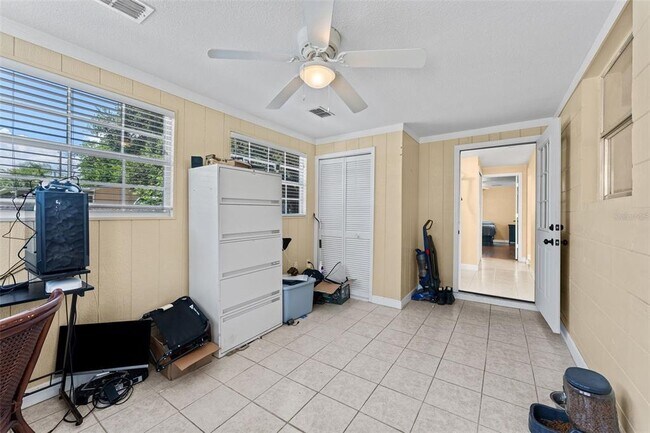 Building Photo - 7911 Lovegren Ln