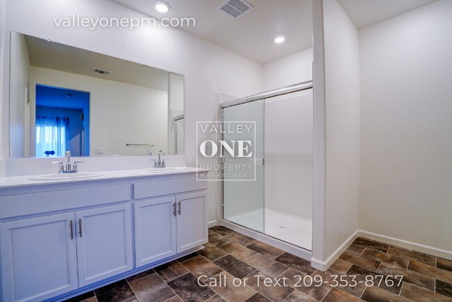 Building Photo - 644 Cheshire Dr