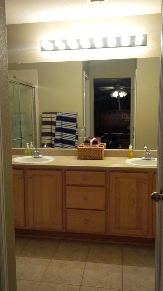 Master bath - 17926 E 104th Way
