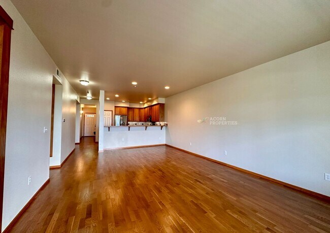 Building Photo - 1850 SW Scenic Heights St