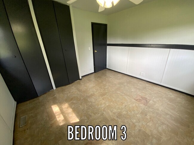 Building Photo - 1001 Glenwood Dr