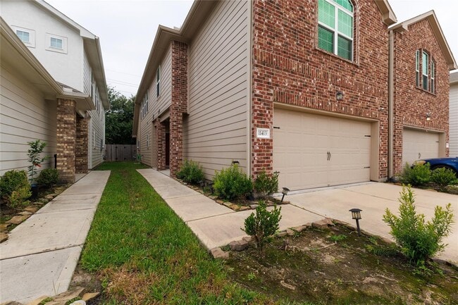 Building Photo - 11413 Hackmatack Way