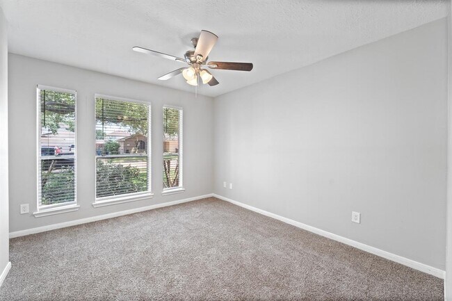 Building Photo - 17043 Macleish Dr