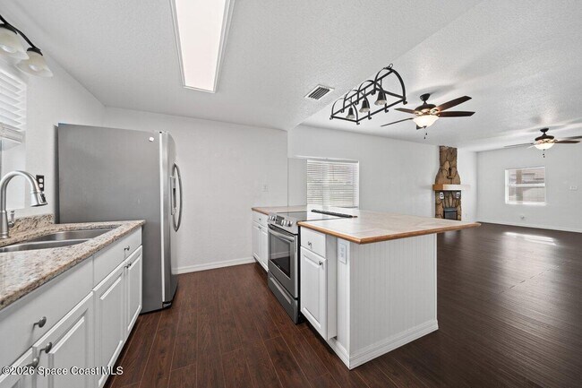 Building Photo - 6502 June Dr