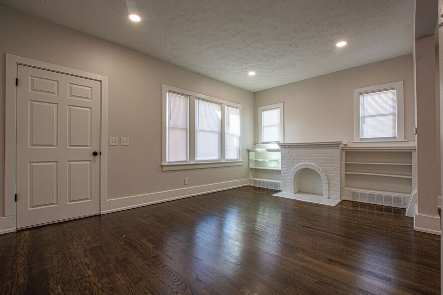 Building Photo - 3812 Dodge St