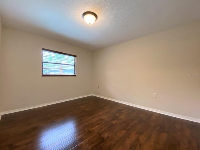 Building Photo - 214 Stevenage Dr