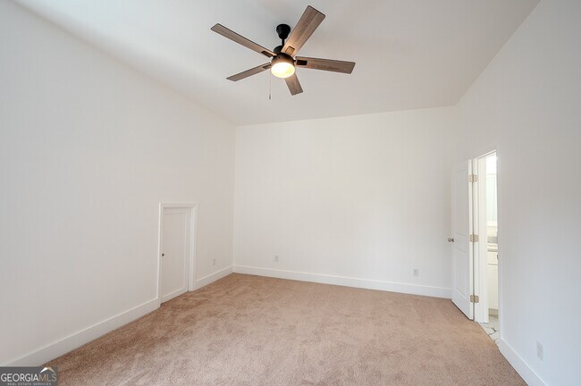 Building Photo - 1993 Reynolds Dr SW