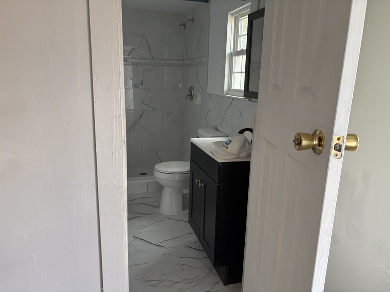 Building Photo - 214 W Volusia Ave