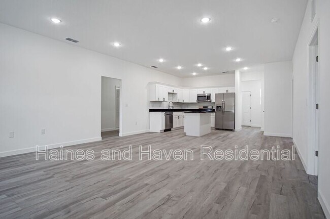 Building Photo - 308 Pearl St