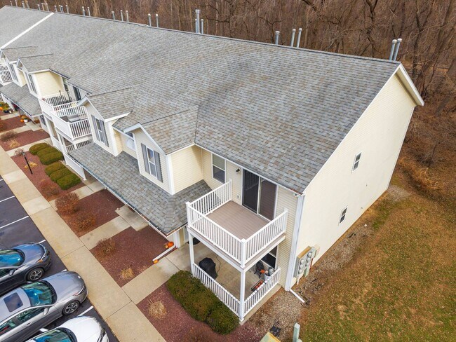 Building Photo - 1911 Cambridge Manor Dr