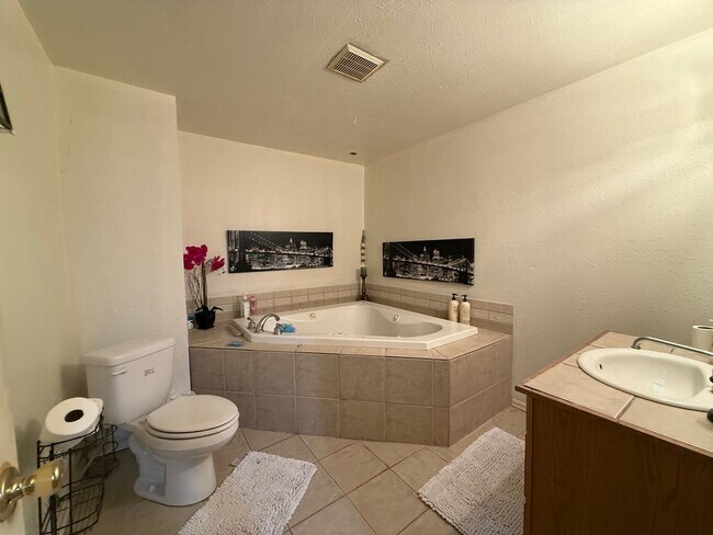 Building Photo - Charming 2 Bedroom Home in Granite Falls