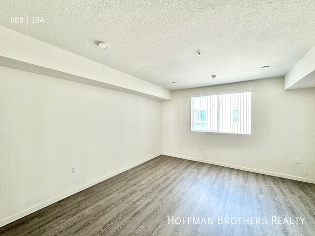 Building Photo - 3516 Chesapeake Ave