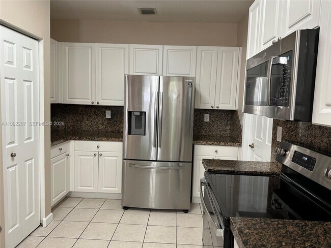 Building Photo - 11344 NW 72nd Ln