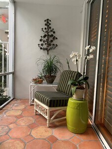 Lanai - 401 Peruvian Ave