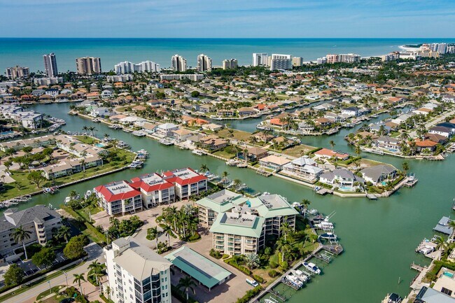 Building Photo - Tropical isle