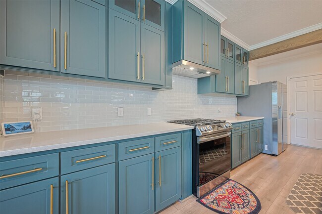 Building Photo - 1413 Whispering Pines Dr